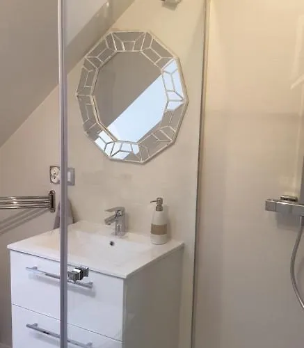 Semesterbostad Sasinko Sasino